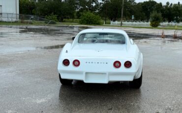 Chevrolet-Corvette-1974-Coupe-12