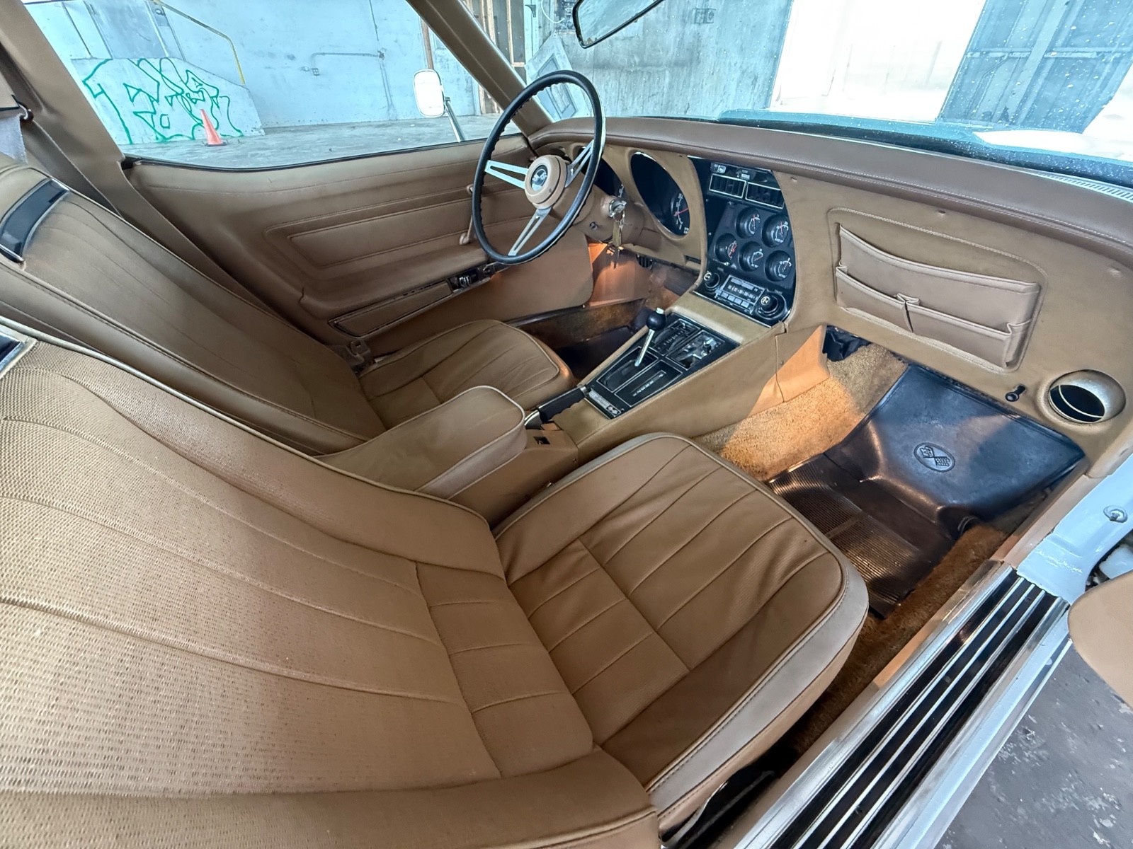 Chevrolet-Corvette-1974-Coupe-20
