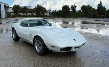 Chevrolet-Corvette-1974-Coupe-3