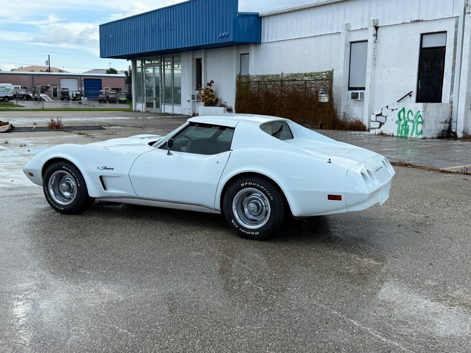 Chevrolet-Corvette-1974-Coupe-6