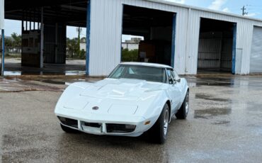 Chevrolet-Corvette-1974-Coupe-7