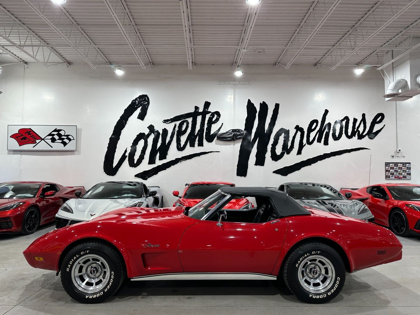 Chevrolet-Corvette-1975-Convertible-1