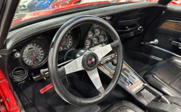 Chevrolet-Corvette-1975-Convertible-10