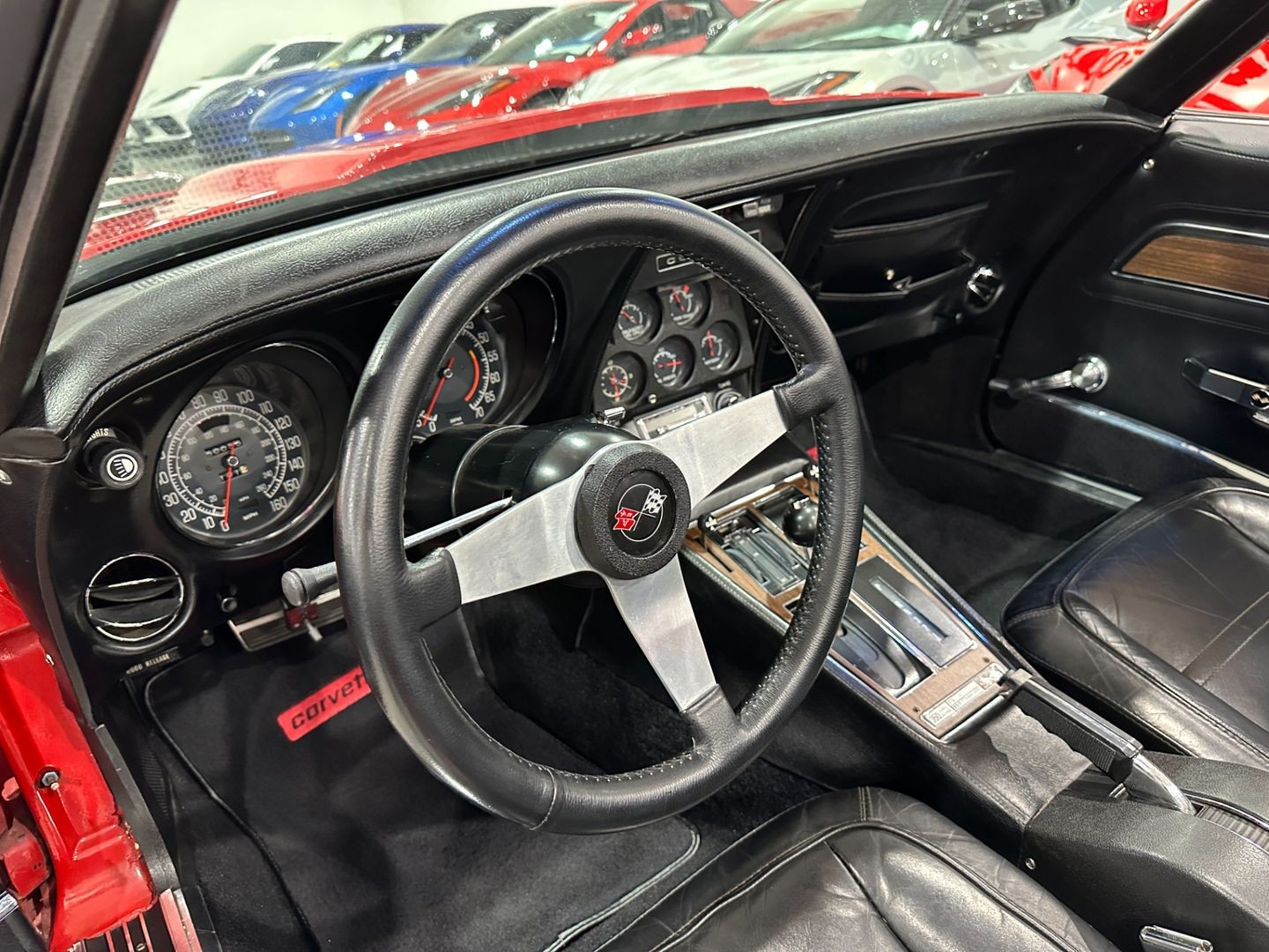 Chevrolet-Corvette-1975-Convertible-10