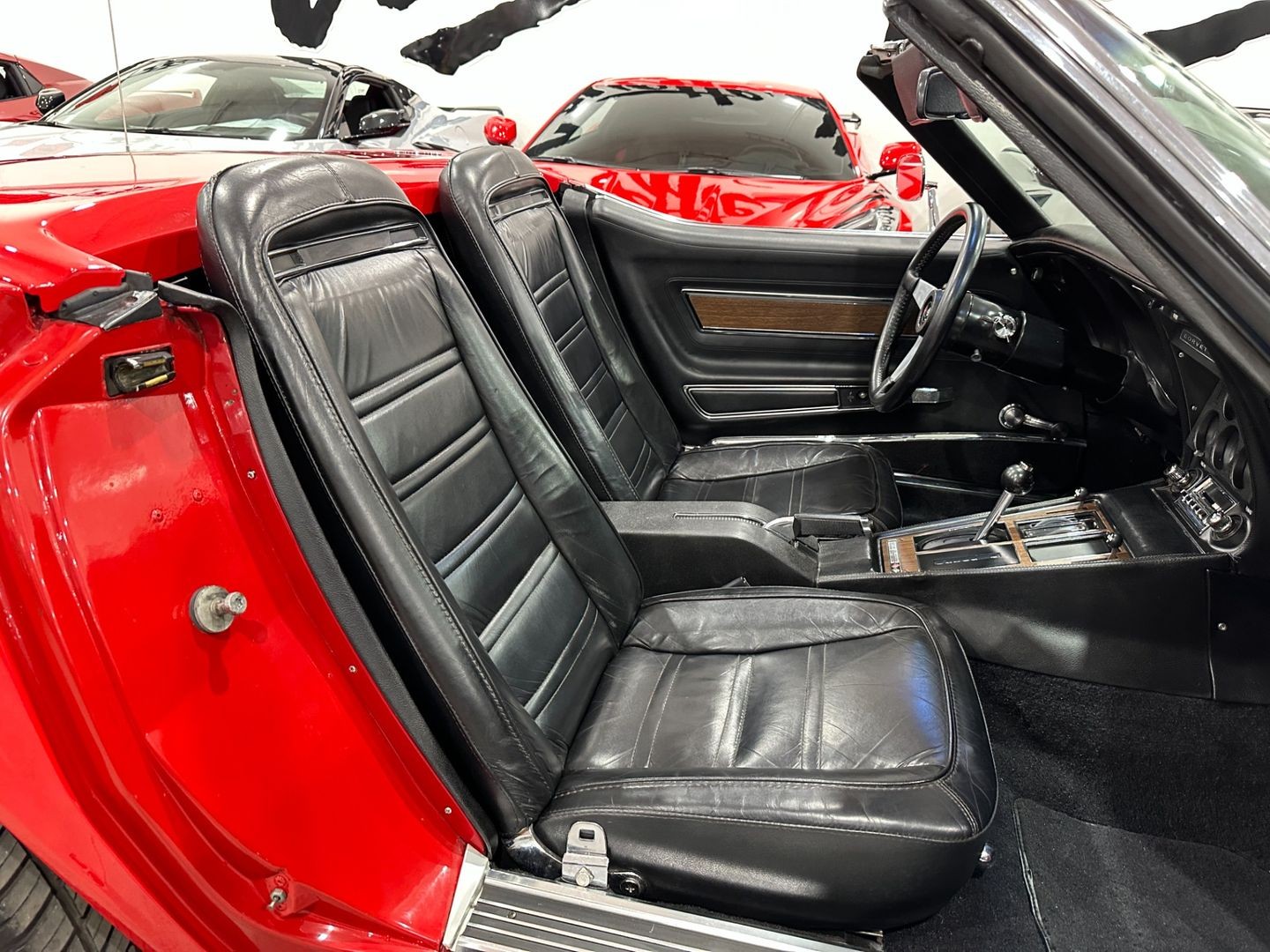 Chevrolet-Corvette-1975-Convertible-12