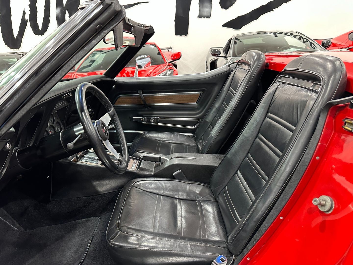 Chevrolet-Corvette-1975-Convertible-16