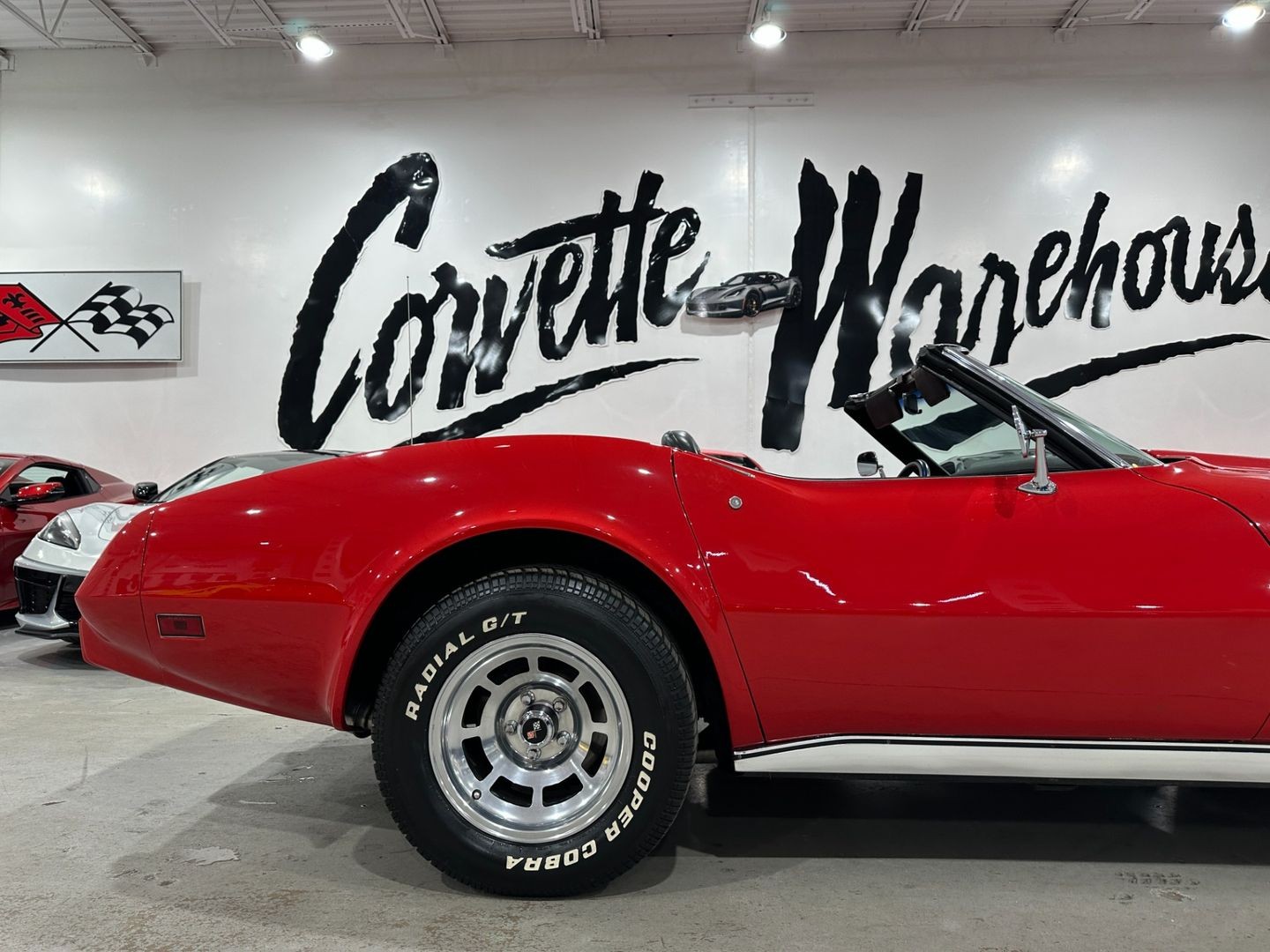 Chevrolet-Corvette-1975-Convertible-3