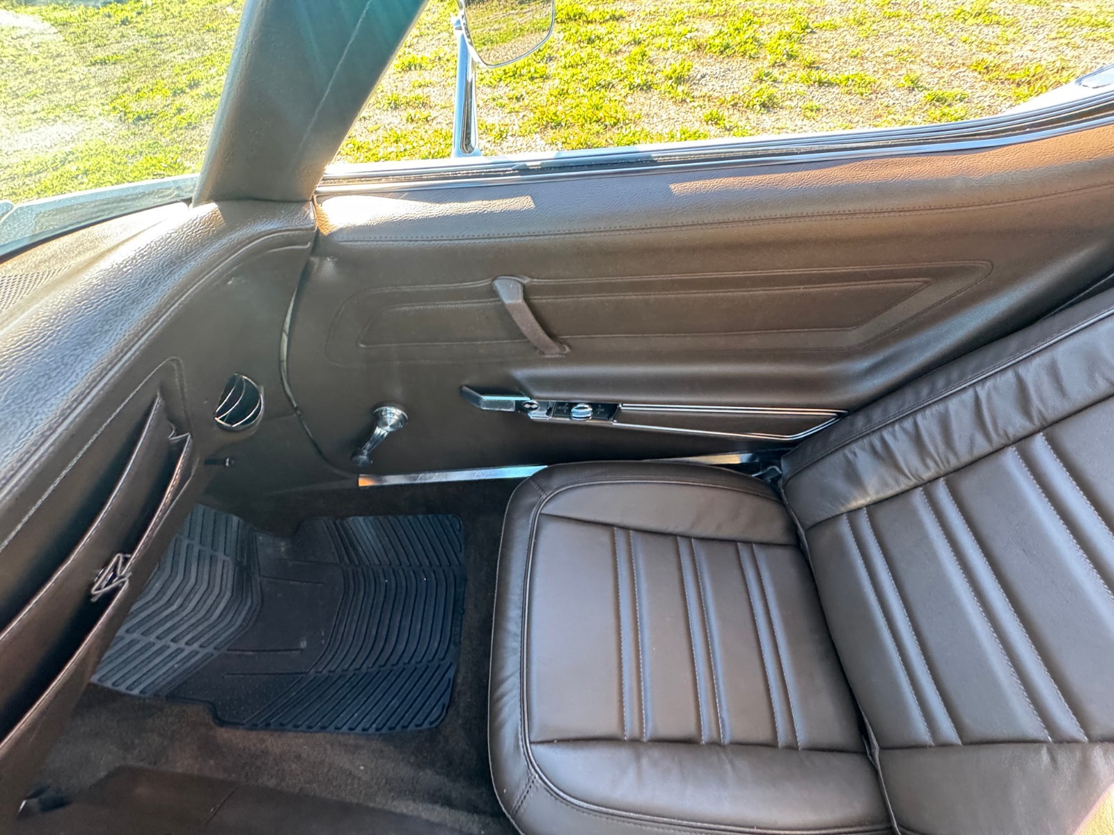 Chevrolet-Corvette-1976-Coupe-16