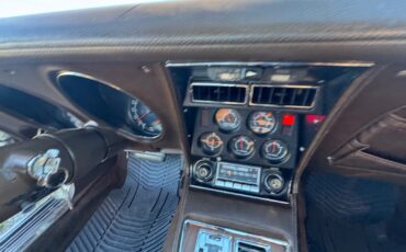 Chevrolet-Corvette-1976-Coupe-17