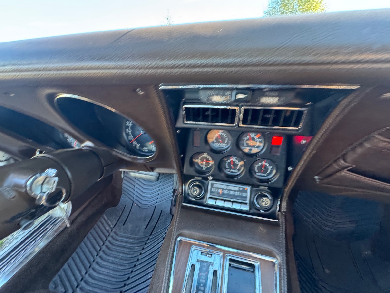 Chevrolet-Corvette-1976-Coupe-17