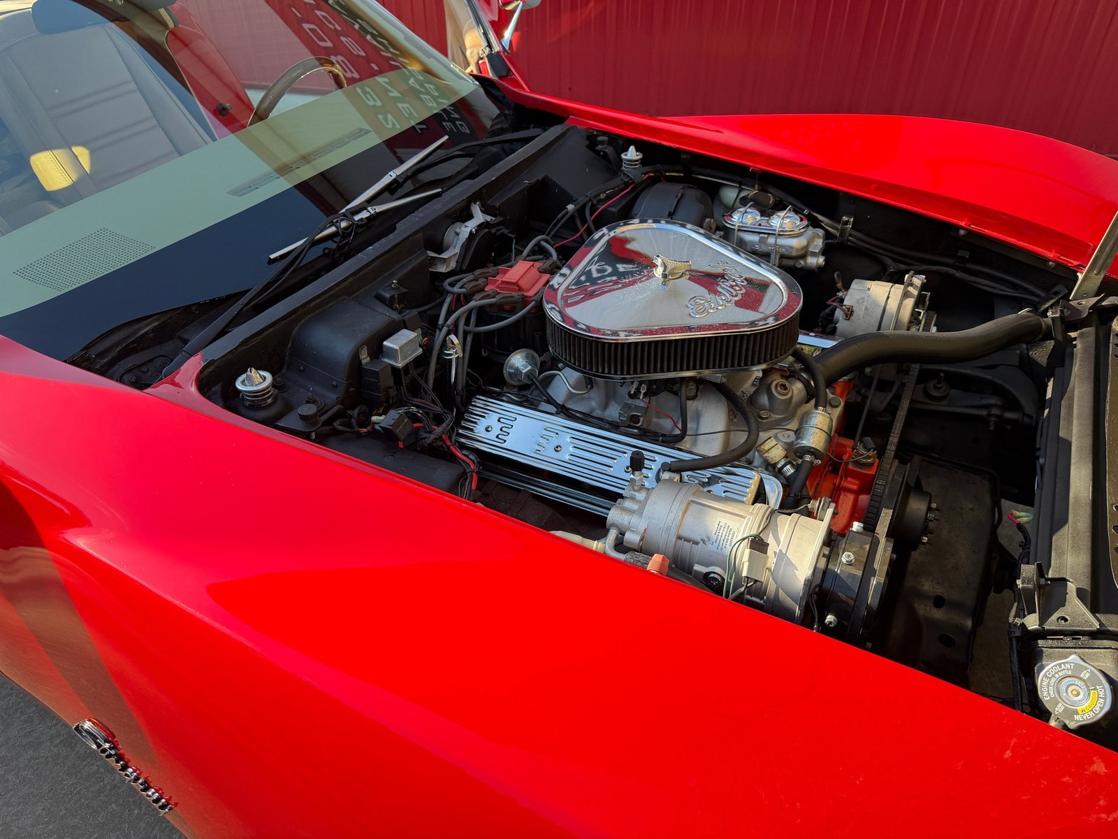 Chevrolet-Corvette-1976-Coupe-19