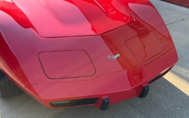 Chevrolet-Corvette-1976-Coupe-2
