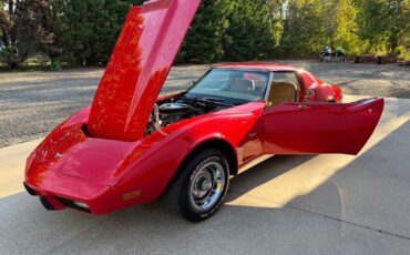 Chevrolet-Corvette-1976-Coupe-24