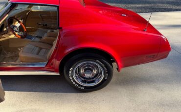 Chevrolet-Corvette-1976-Coupe-32