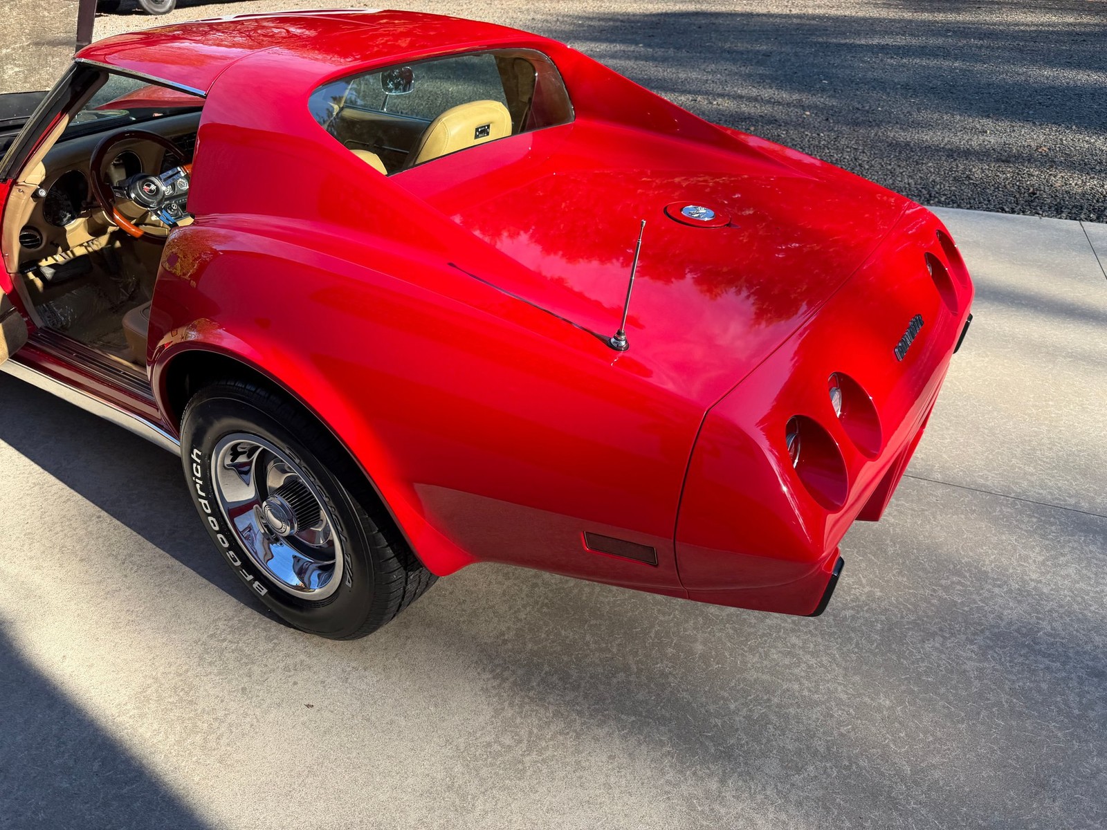 Chevrolet-Corvette-1976-Coupe-34