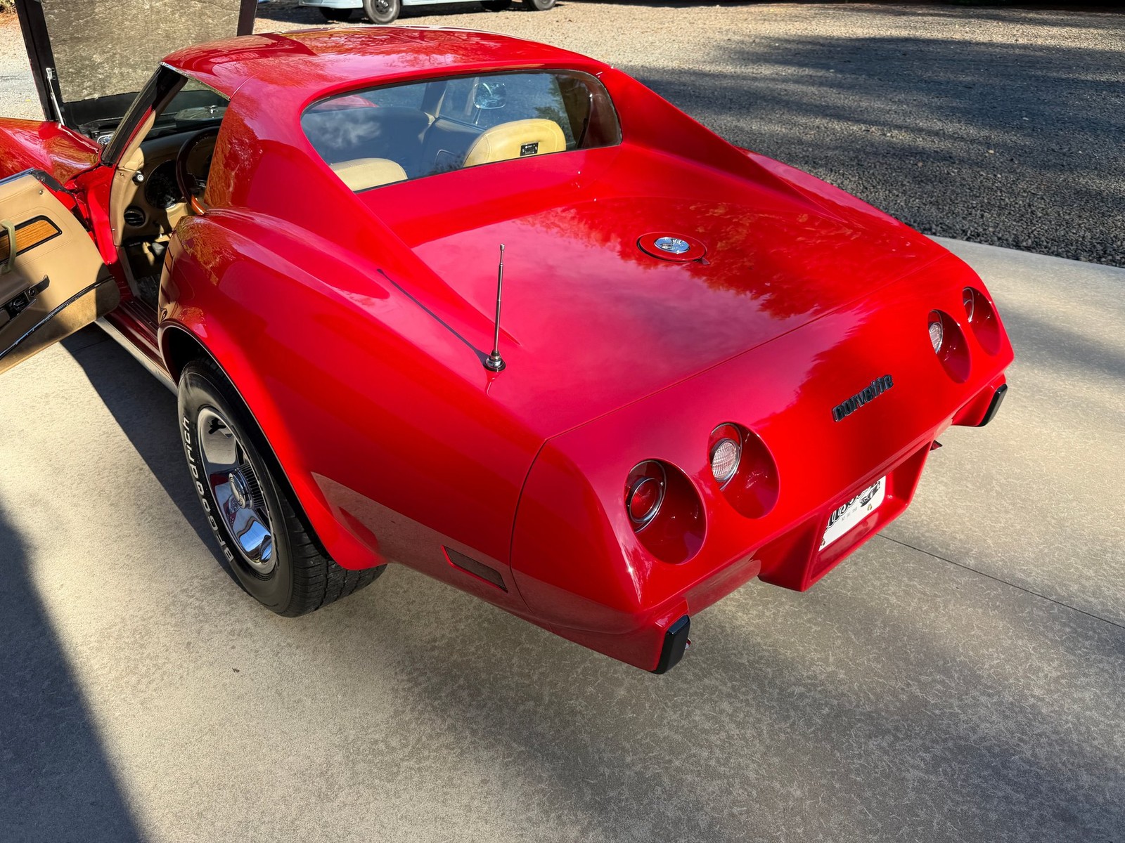 Chevrolet-Corvette-1976-Coupe-35