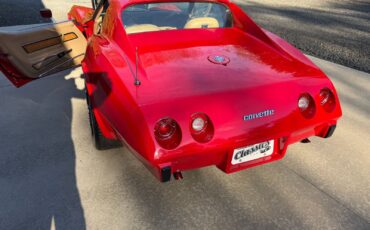 Chevrolet-Corvette-1976-Coupe-36