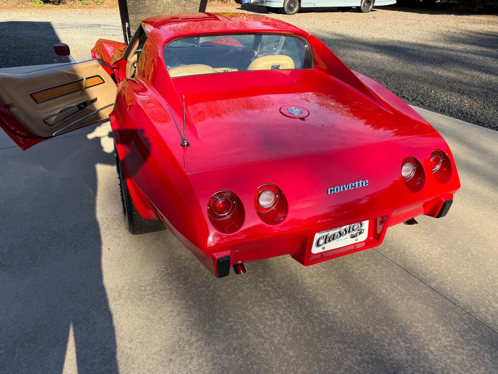 Chevrolet-Corvette-1976-Coupe-36