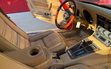 Chevrolet-Corvette-1976-Coupe-9