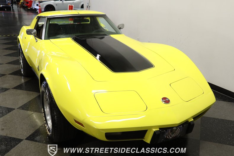 Chevrolet-Corvette-1976-Yellow-Dark-Brown-17