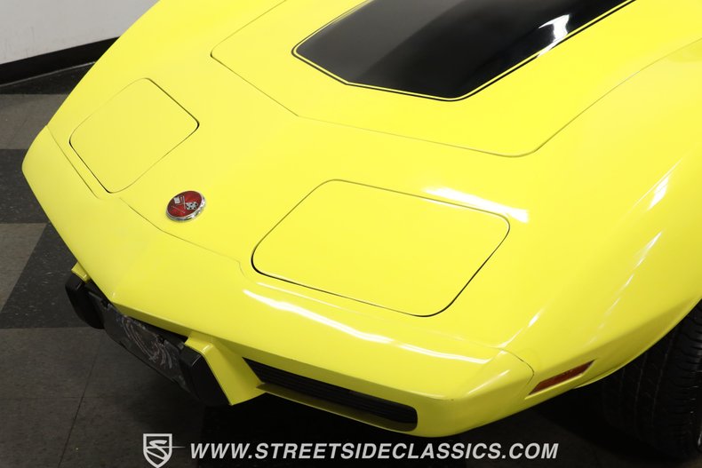 Chevrolet-Corvette-1976-Yellow-Dark-Brown-21