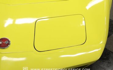 Chevrolet-Corvette-1976-Yellow-Dark-Brown-22