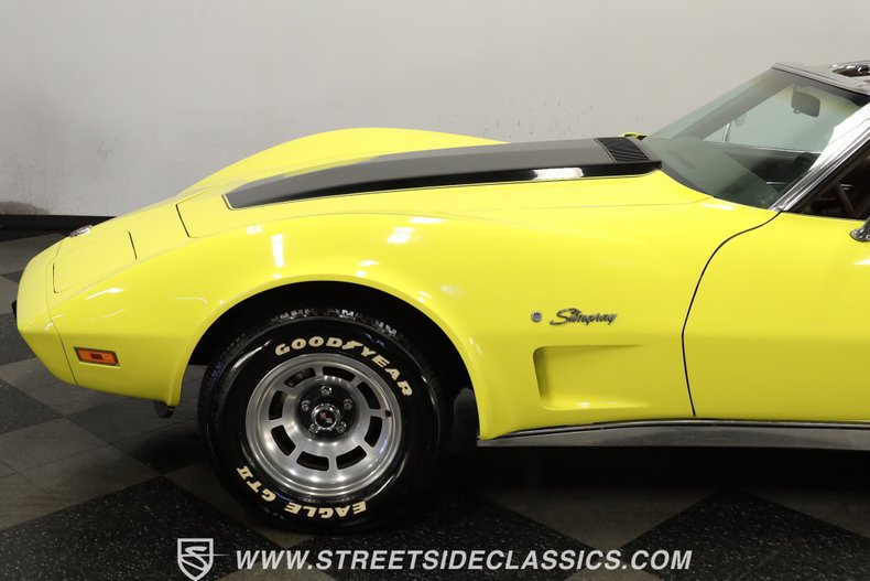 Chevrolet-Corvette-1976-Yellow-Dark-Brown-23