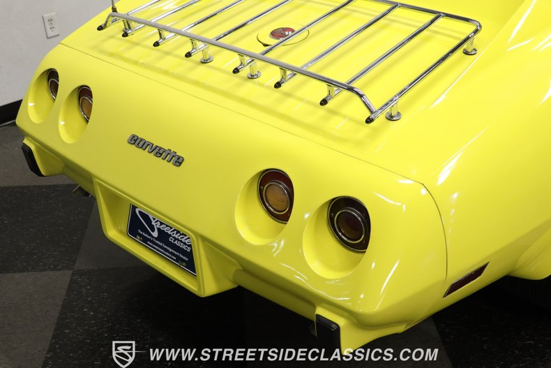 Chevrolet-Corvette-1976-Yellow-Dark-Brown-25