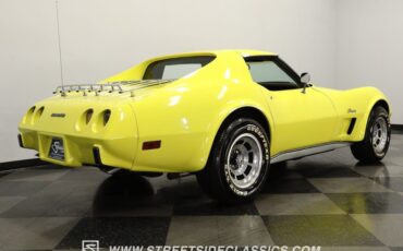 Chevrolet-Corvette-1976-Yellow-Dark-Brown-26