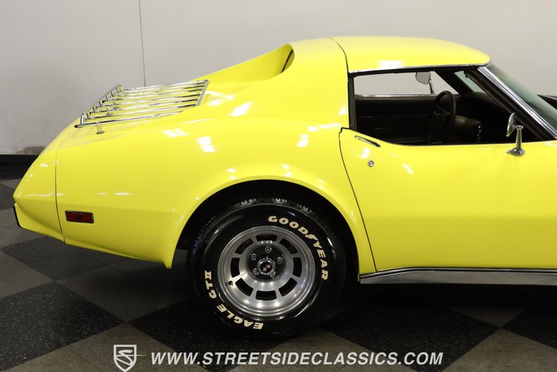 Chevrolet-Corvette-1976-Yellow-Dark-Brown-28