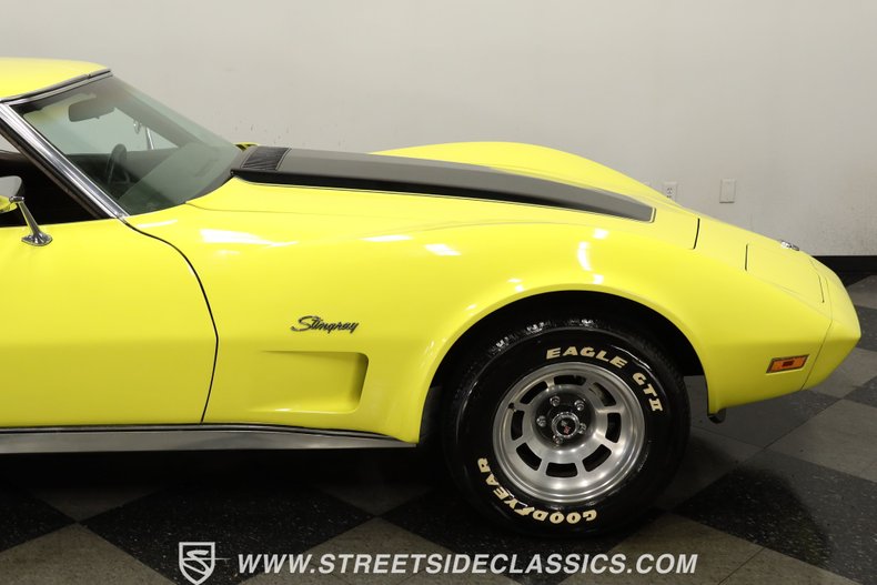 Chevrolet-Corvette-1976-Yellow-Dark-Brown-29