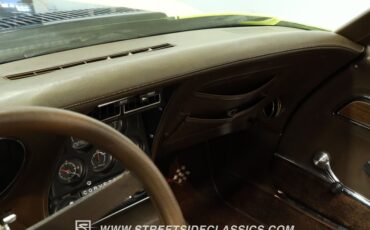 Chevrolet-Corvette-1976-Yellow-Dark-Brown-40