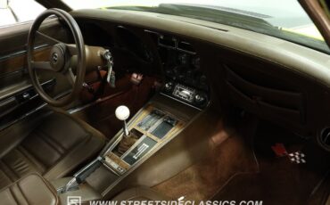 Chevrolet-Corvette-1976-Yellow-Dark-Brown-46