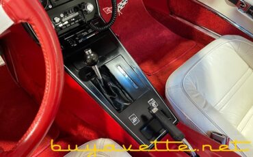 Chevrolet-Corvette-1977-Coupe-16