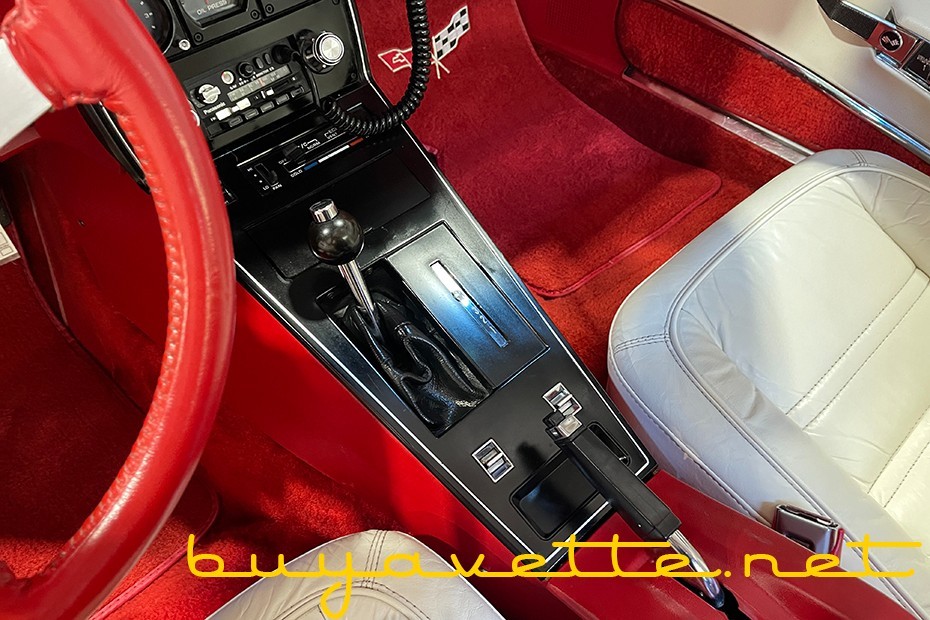 Chevrolet-Corvette-1977-Coupe-16