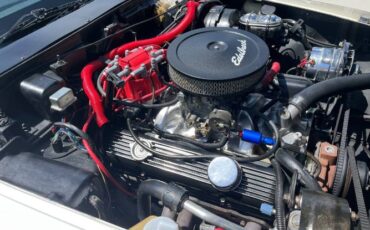 Chevrolet-Corvette-1977-Pearl-White-11