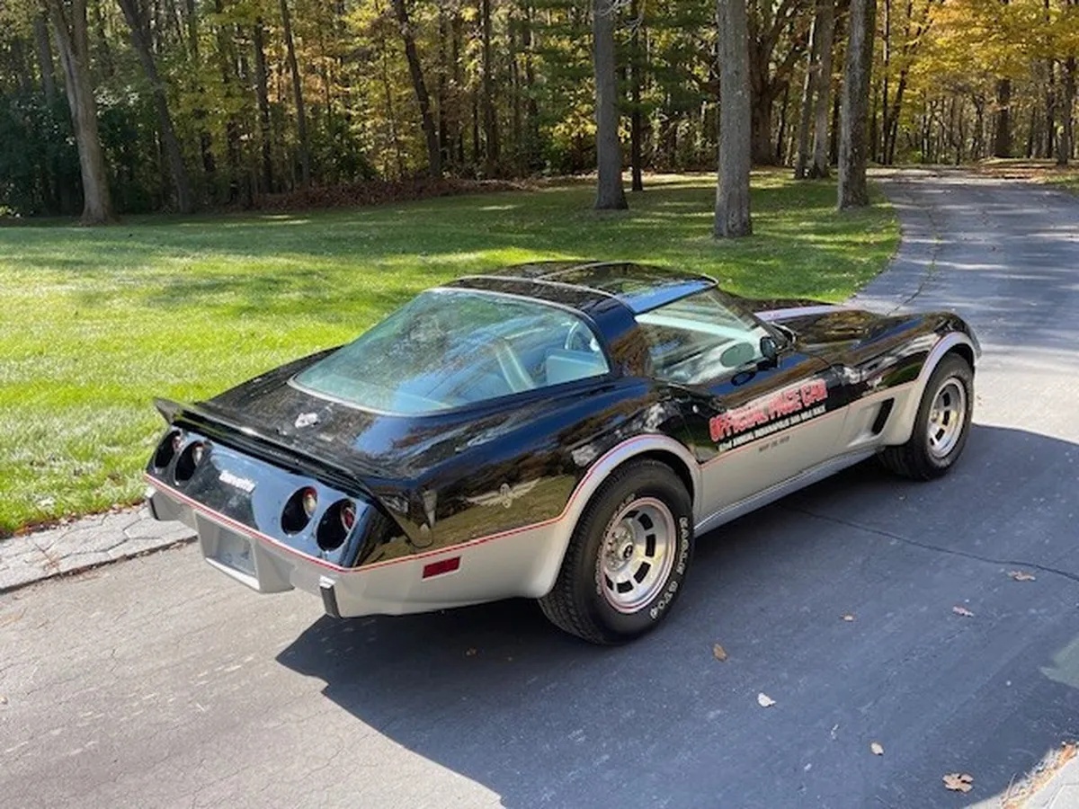 Chevrolet-Corvette-1978-Black-Silver-Silver-2