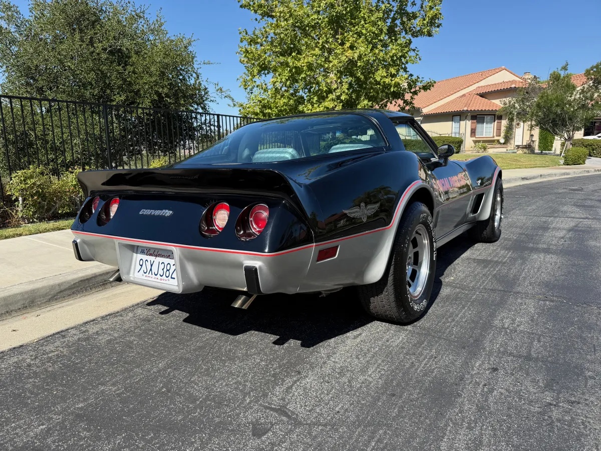 Chevrolet-Corvette-1978-Black-amp-Silver-Grey-13