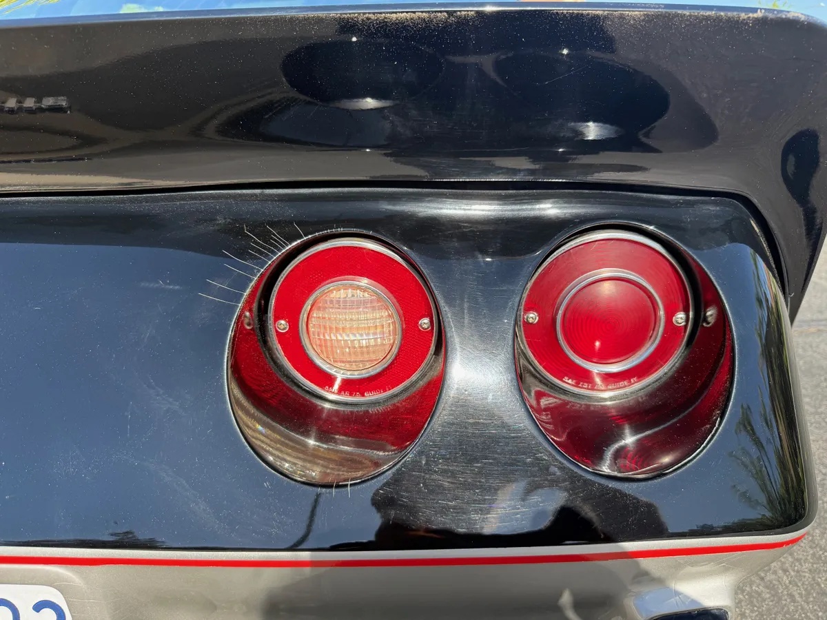 Chevrolet-Corvette-1978-Black-amp-Silver-Grey-15