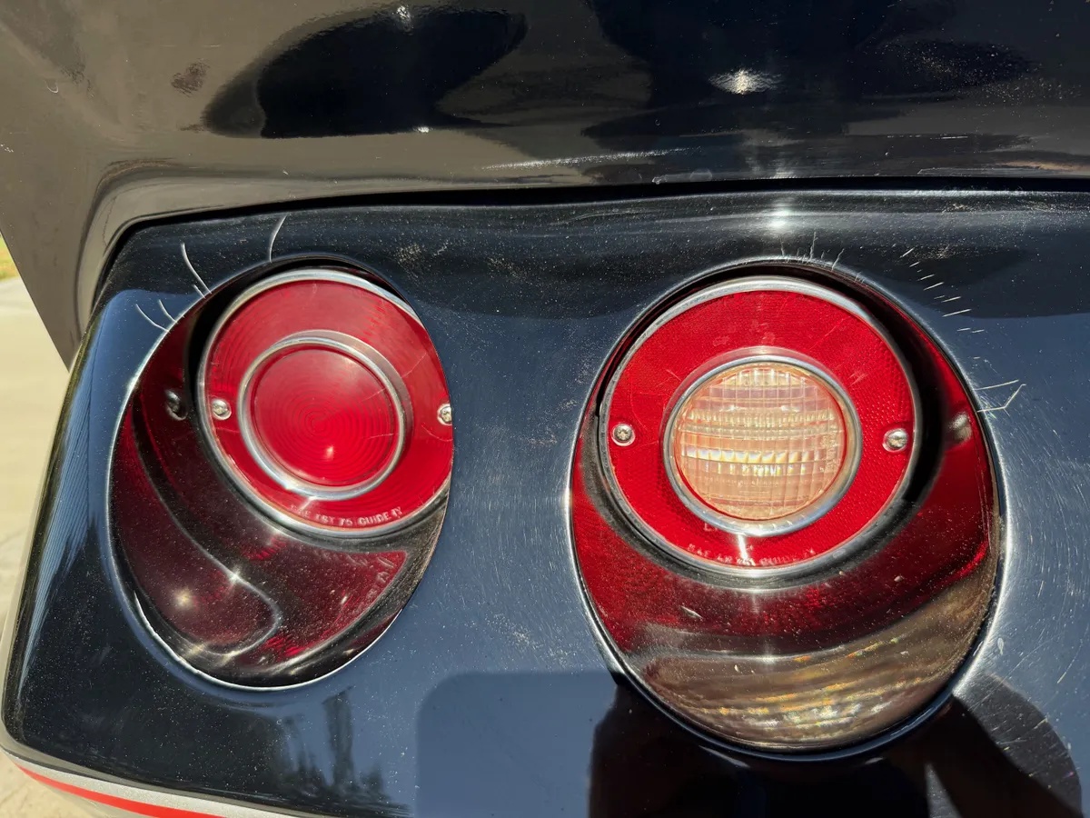 Chevrolet-Corvette-1978-Black-amp-Silver-Grey-17