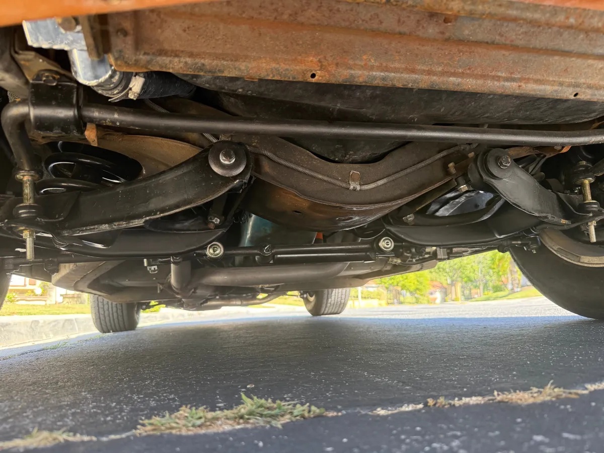 Chevrolet-Corvette-1978-Black-amp-Silver-Grey-2