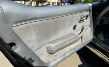 Chevrolet-Corvette-1978-Black-amp-Silver-Grey-3