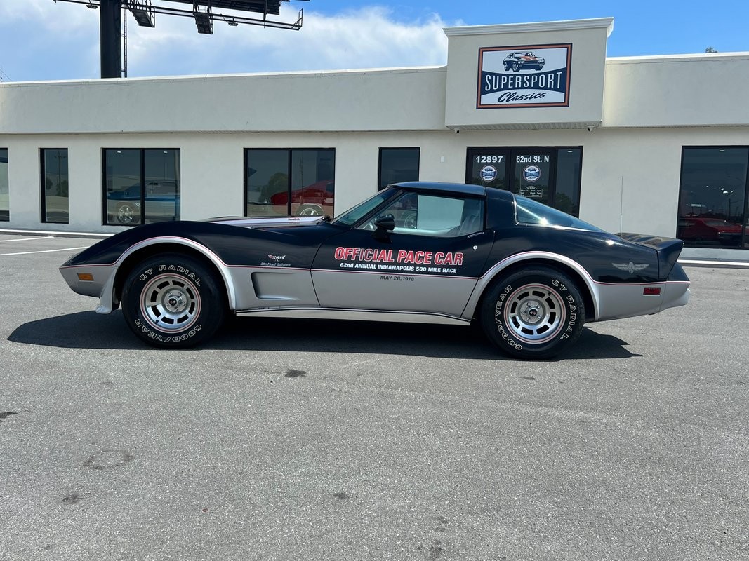Chevrolet-Corvette-1978-Coupe-1