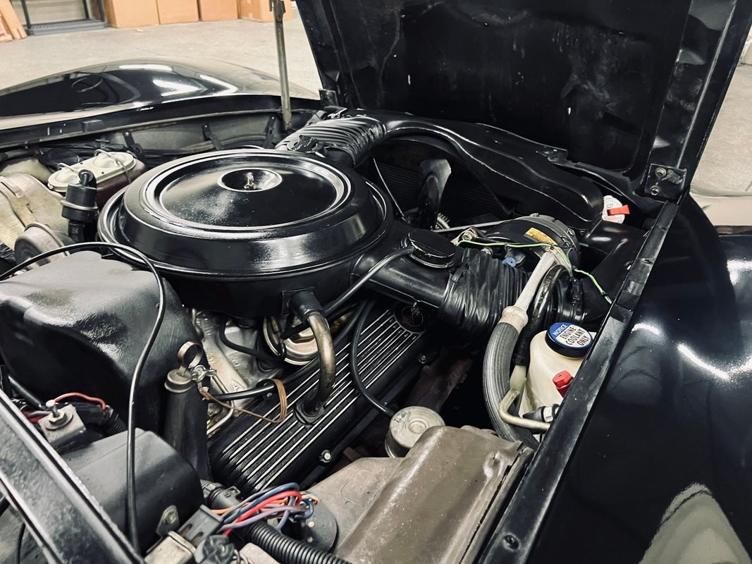 Chevrolet-Corvette-1978-Coupe-10