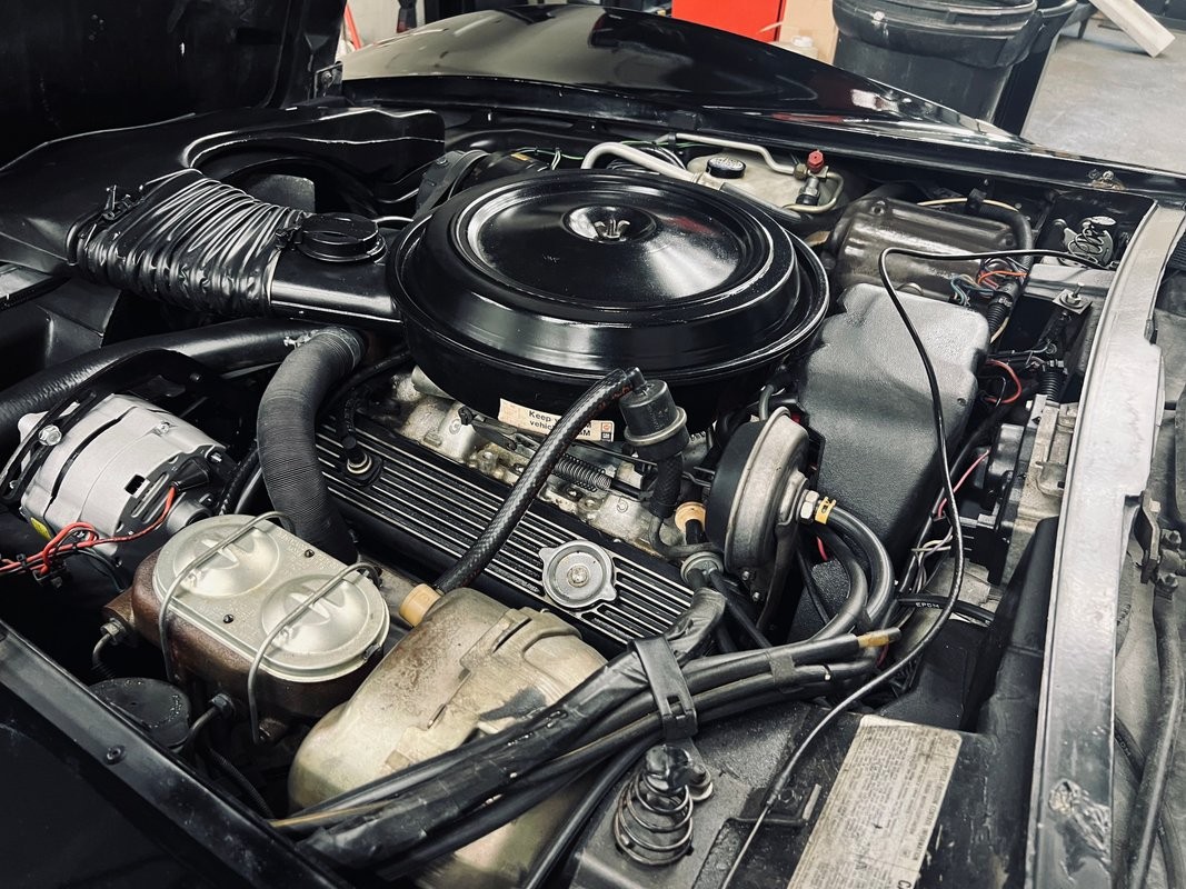 Chevrolet-Corvette-1978-Coupe-13