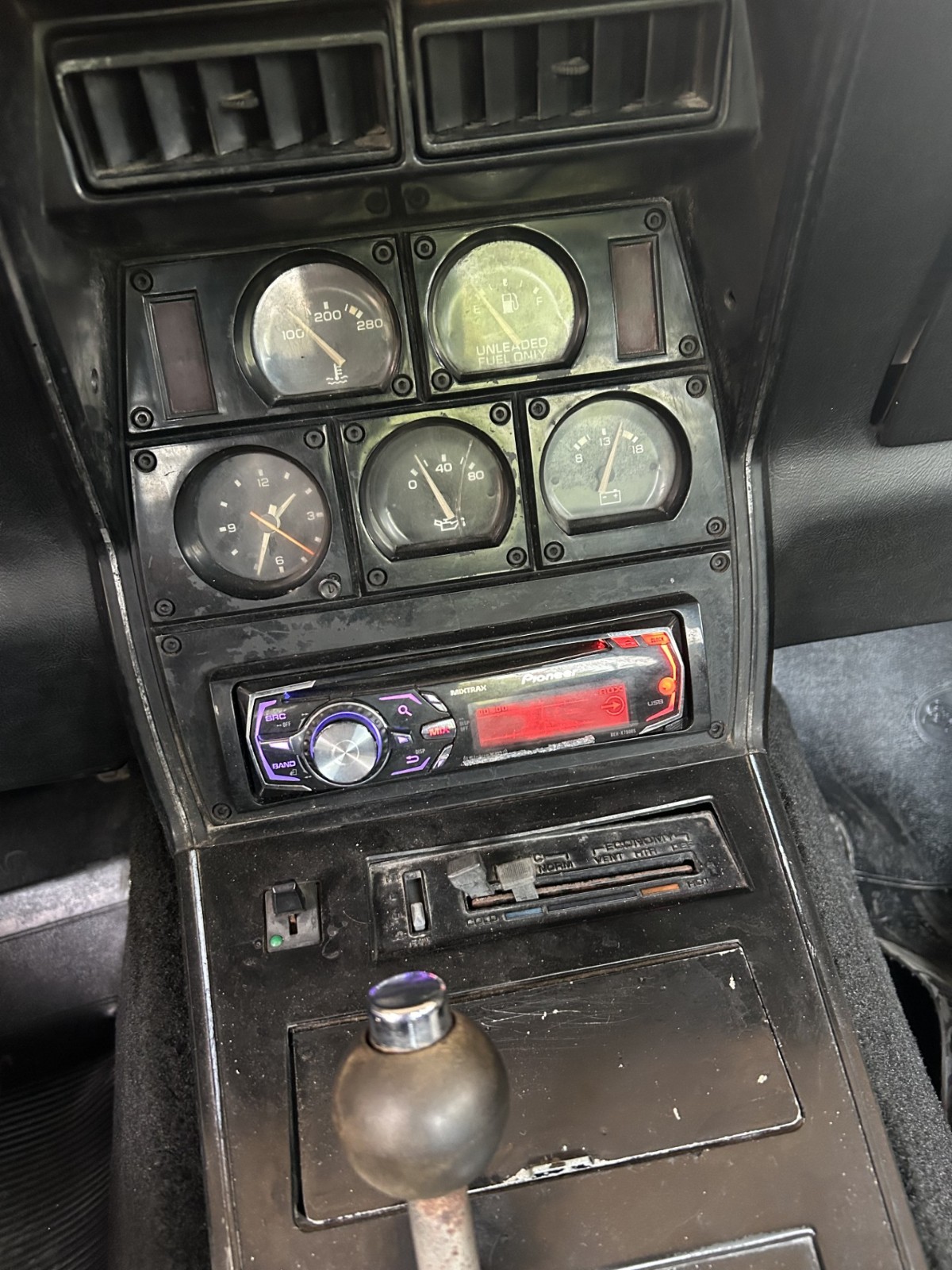 Chevrolet-Corvette-1978-Coupe-18