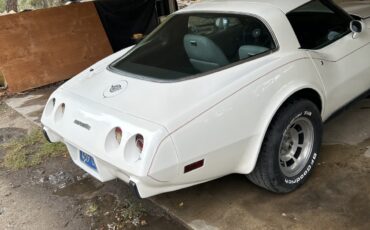 Chevrolet-Corvette-1978-Coupe-2