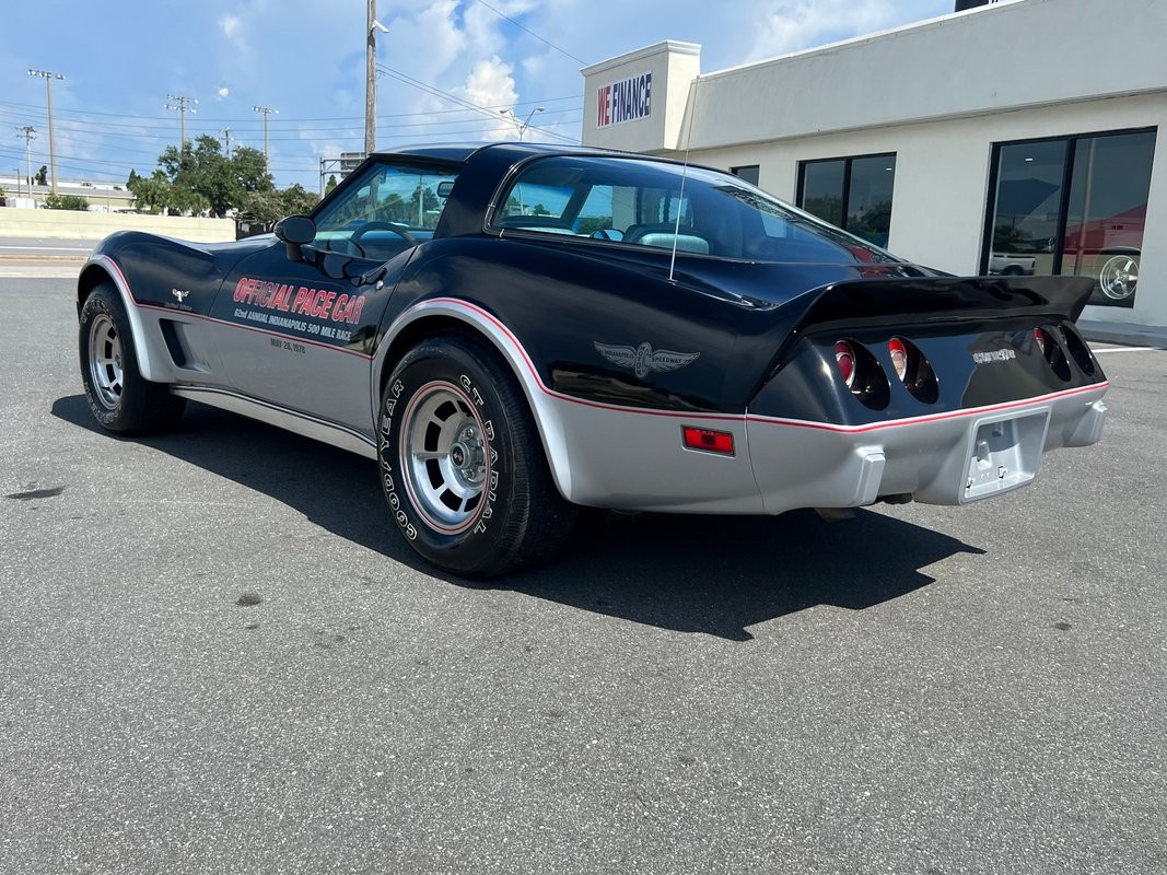 Chevrolet-Corvette-1978-Coupe-2