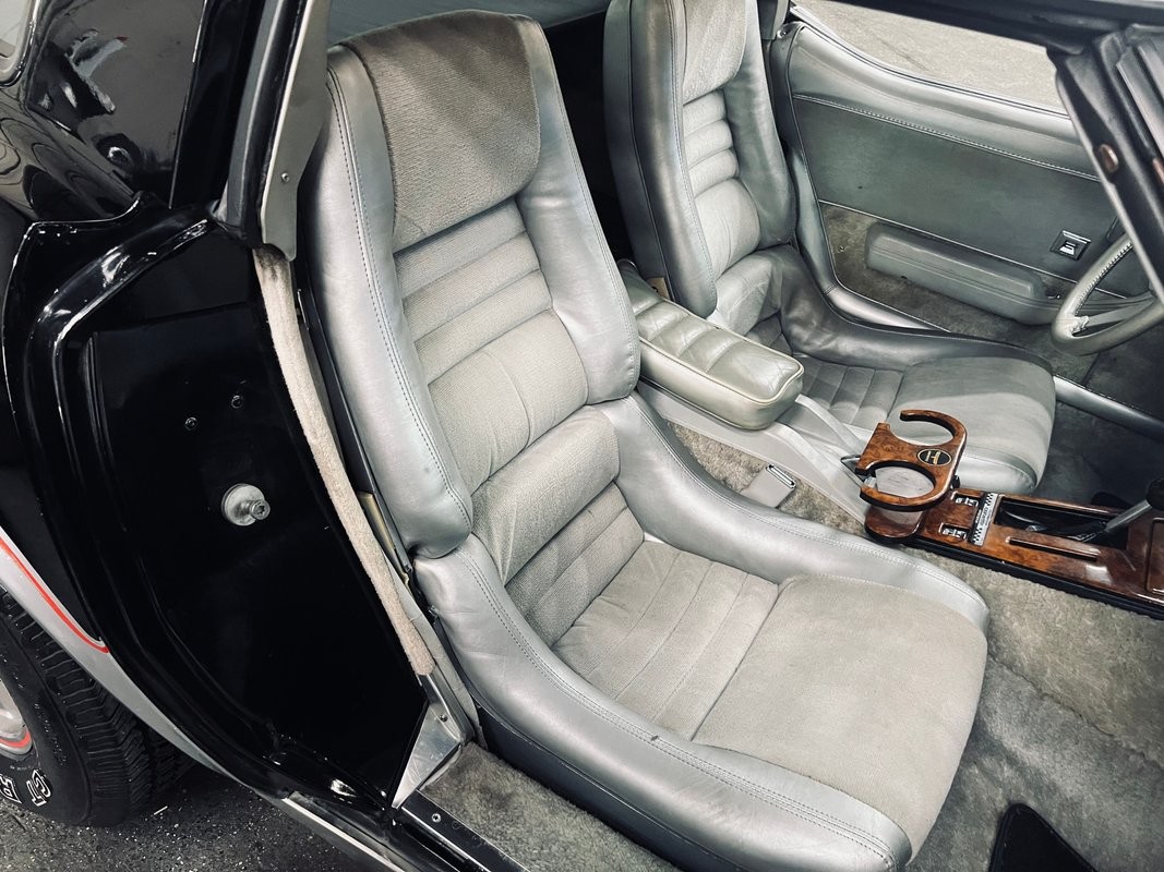Chevrolet-Corvette-1978-Coupe-20