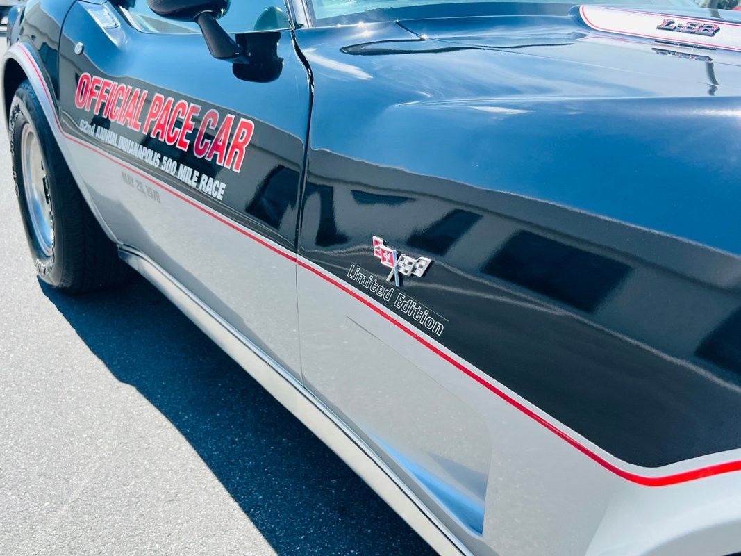 Chevrolet-Corvette-1978-Coupe-32